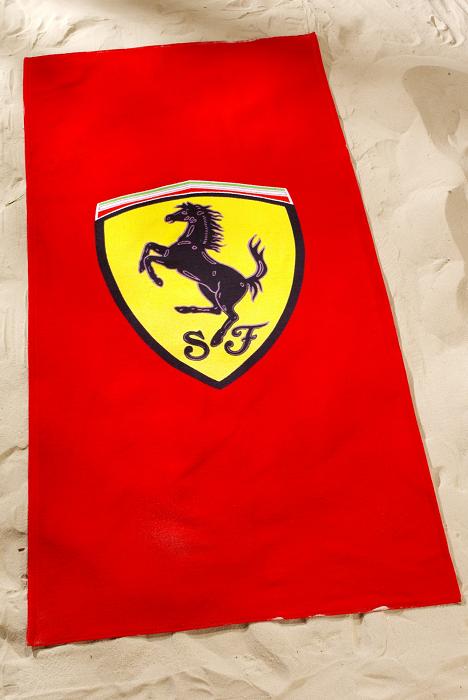 Un telo mare rosso ... Ferrari